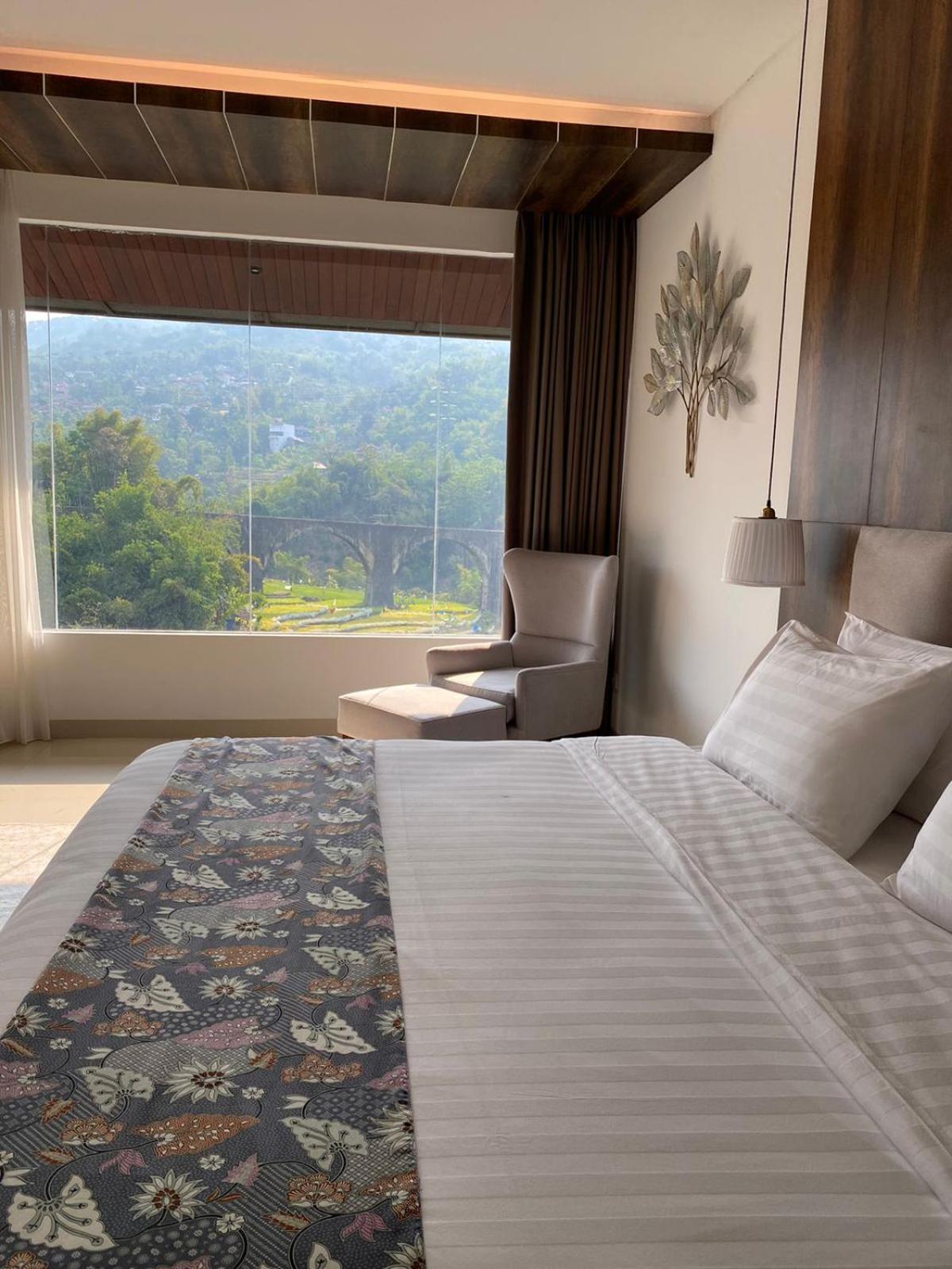 Forest Hills Hotel Soreang Esterno foto